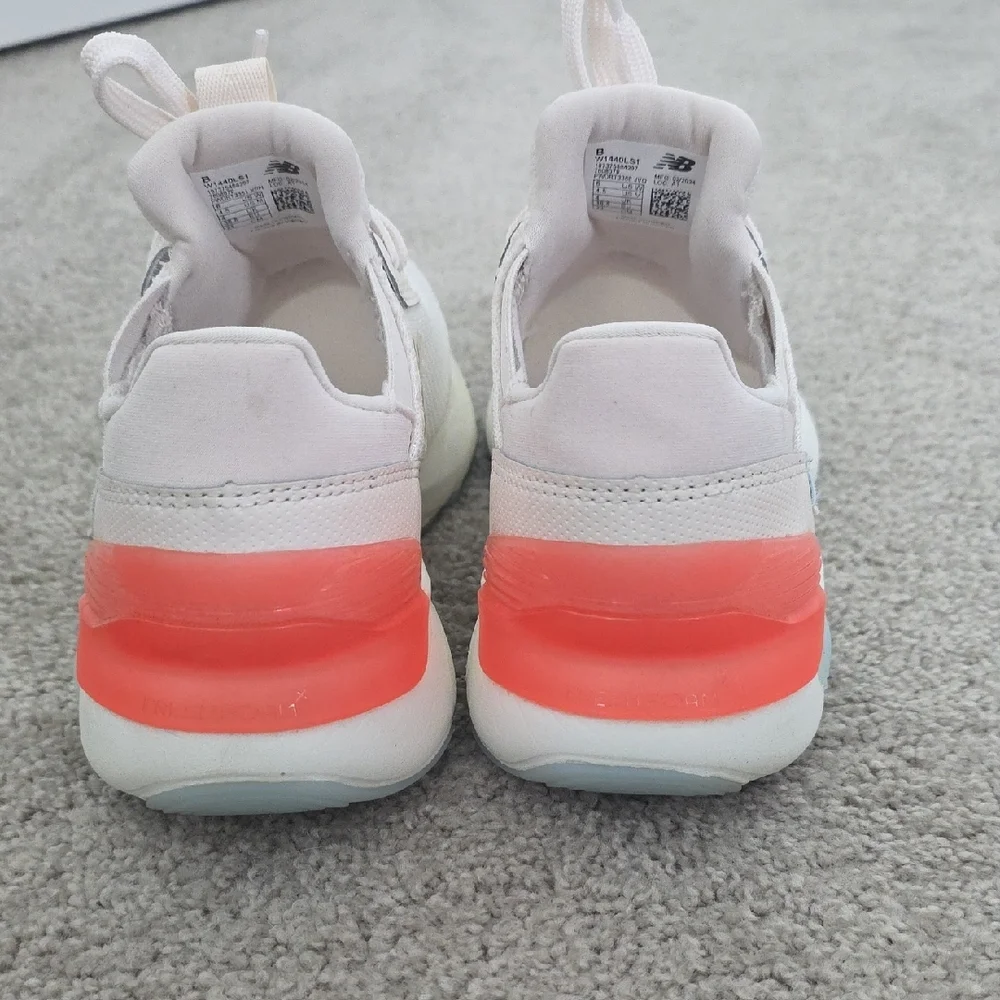 New Balance Women's Sneakers in White and Coral - Picture 4 of 6